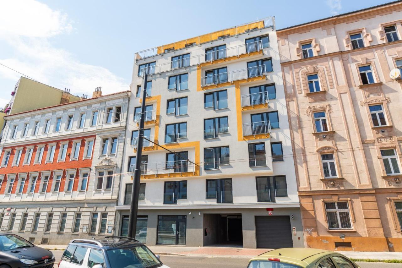 Brand New Studio Apartment #51 With Free Secure Parking In The Center Прага Экстерьер фото