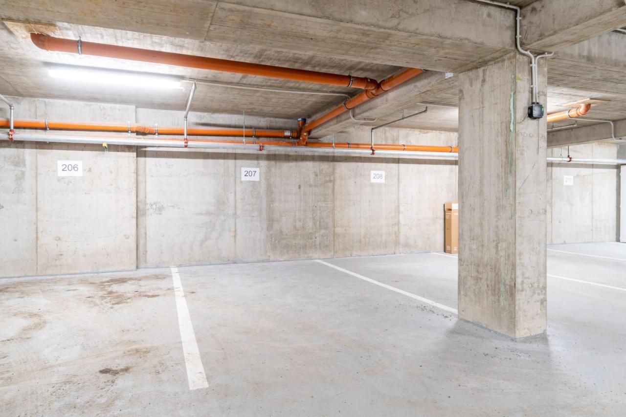 Brand New Studio Apartment #51 With Free Secure Parking In The Center Прага Экстерьер фото